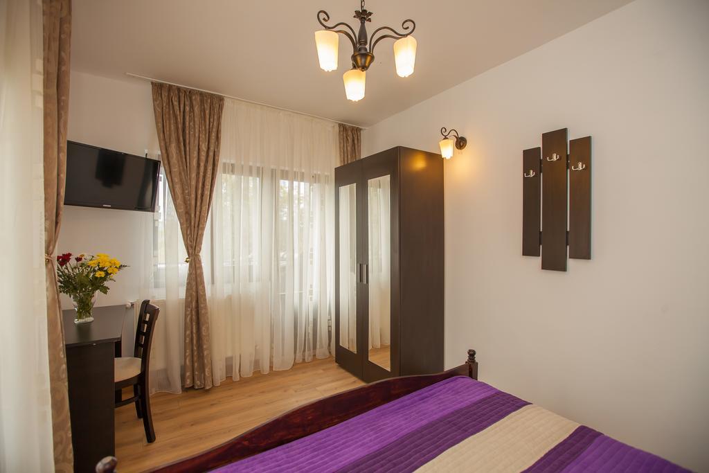 Pensiunea Aurora Hotell Racova Exteriör bild